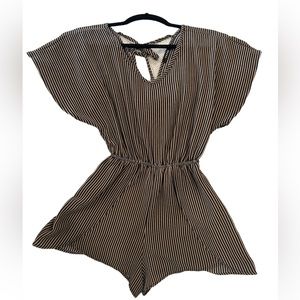 🤩 SALE Women’s Romper Size: S